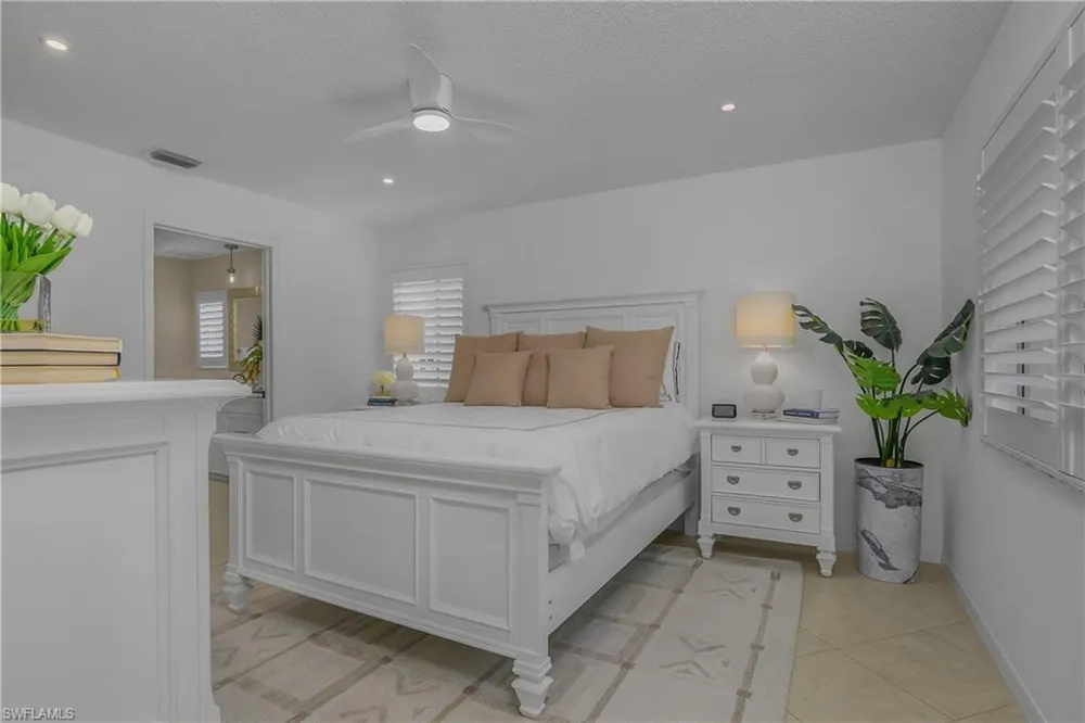 7725 Jewel Lane #201 Naples, FL 34109