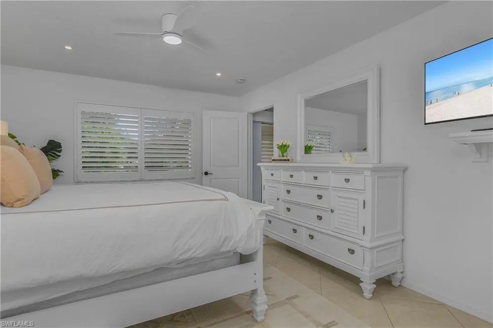 7725 Jewel Lane #201 Naples, FL 34109