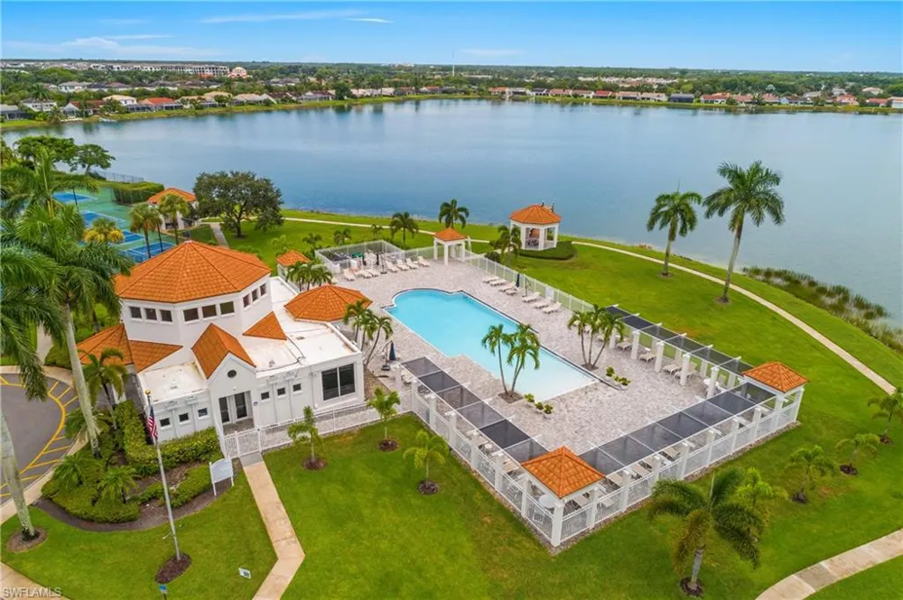 7725 Jewel Lane #201 Naples, FL 34109