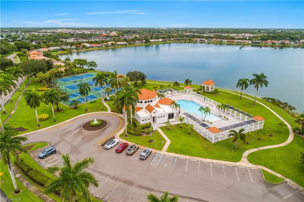 7725 Jewel Lane #201 Naples, FL 34109