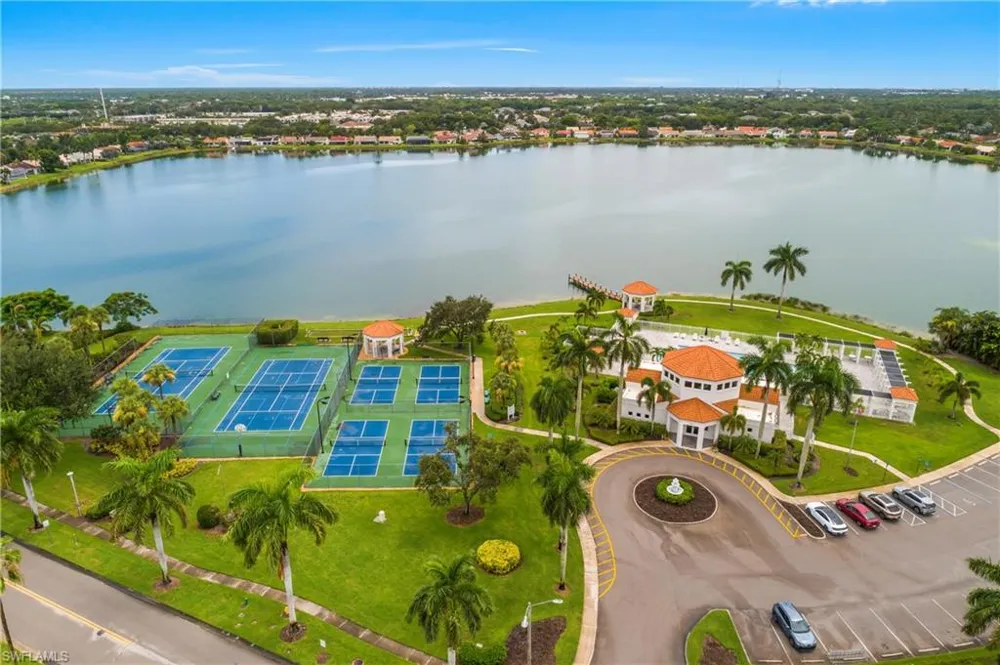 7725 Jewel Lane #201 Naples, FL 34109