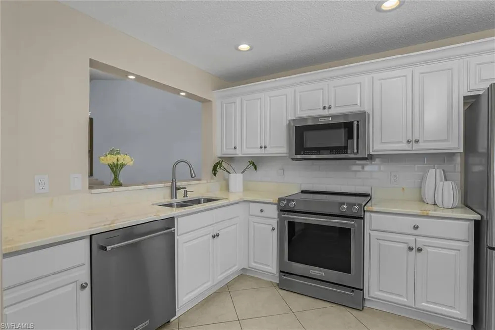 7725 Jewel Lane #201 Naples, FL 34109