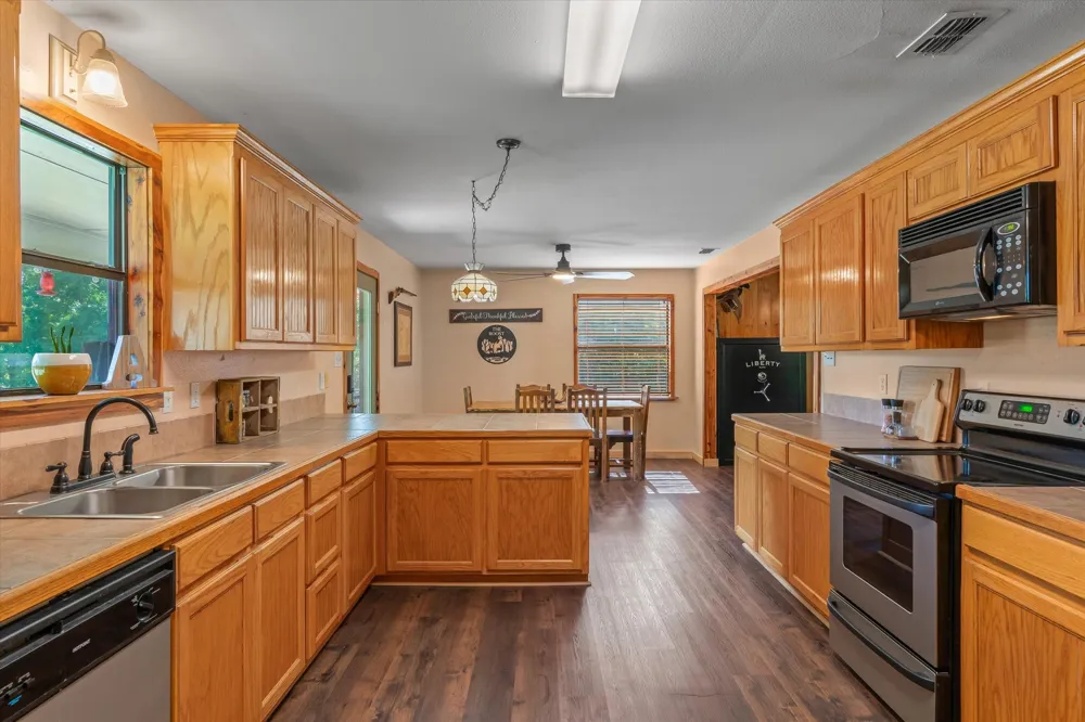 299 VZ 1716 Grand Saline, TX 75140