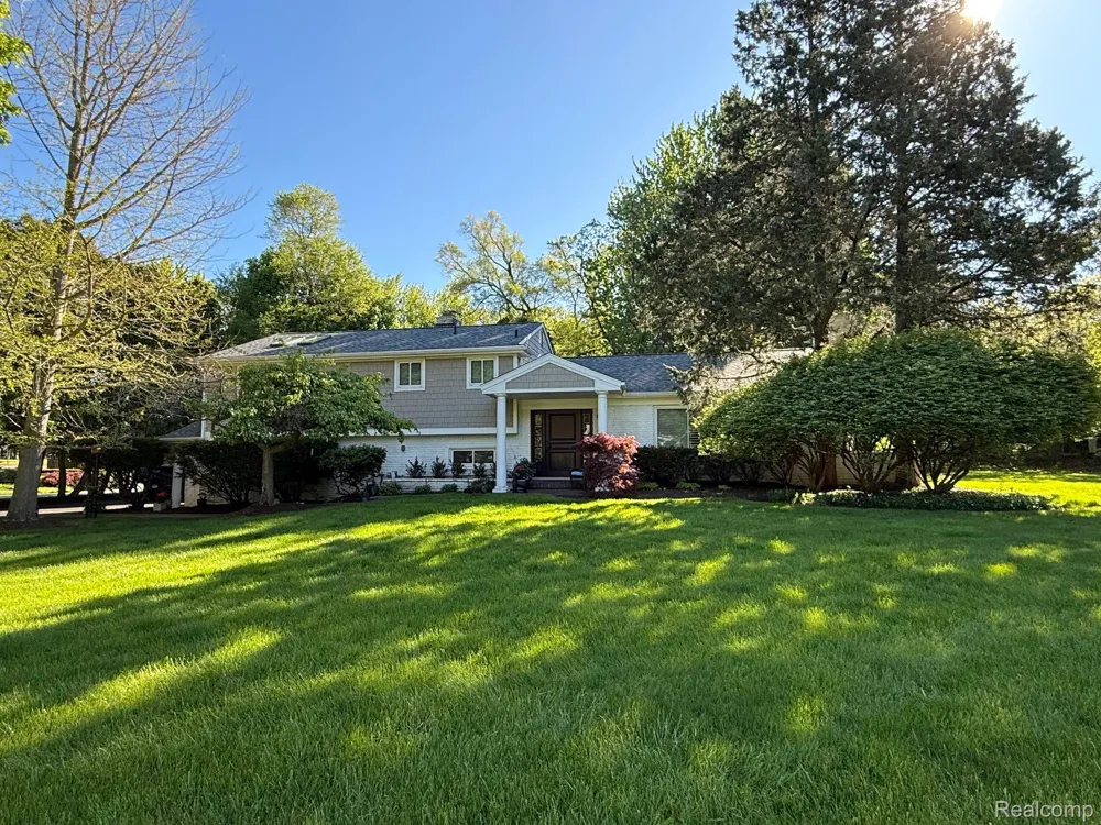 5523 Crabtree Road Bloomfield Hills City, MI 48301