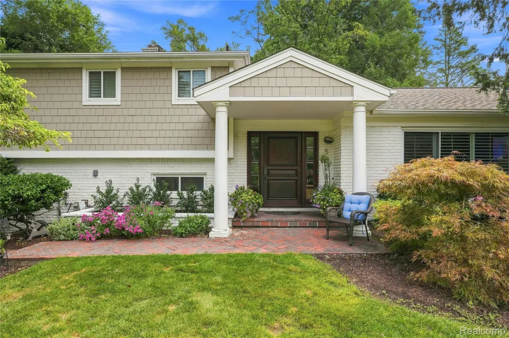 5523 Crabtree Road Bloomfield Hills City, MI 48301