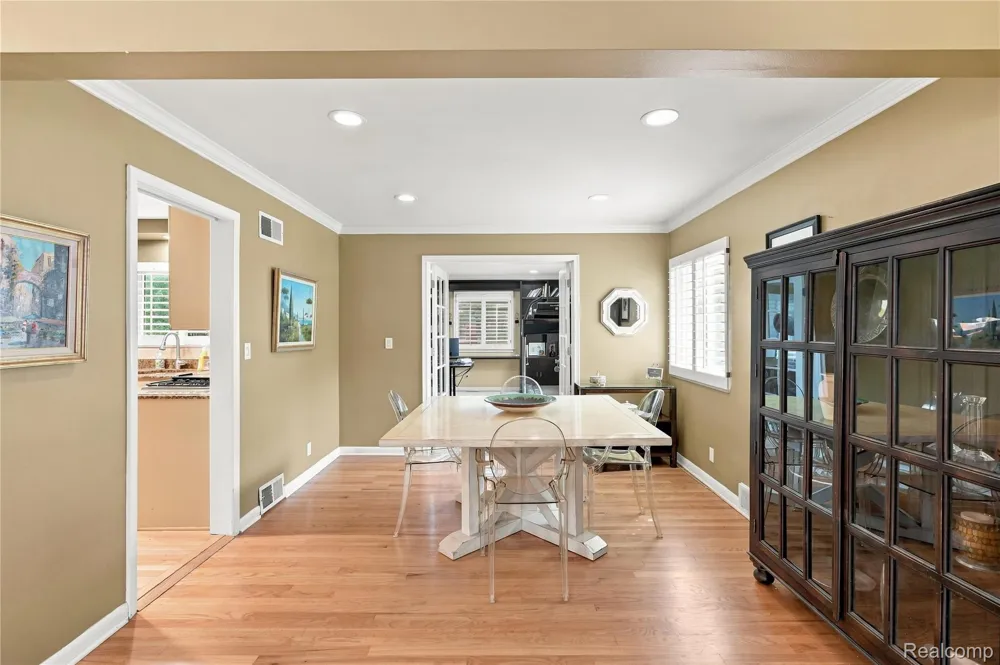 5523 Crabtree Road Bloomfield Hills City, MI 48301