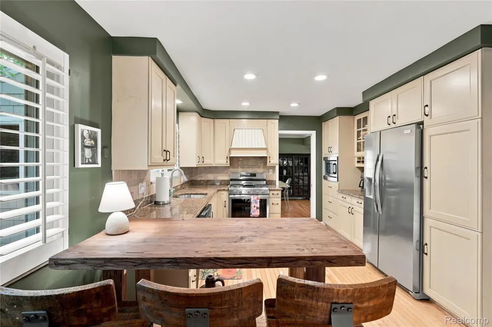 5523 Crabtree Road Bloomfield Hills City, MI 48301