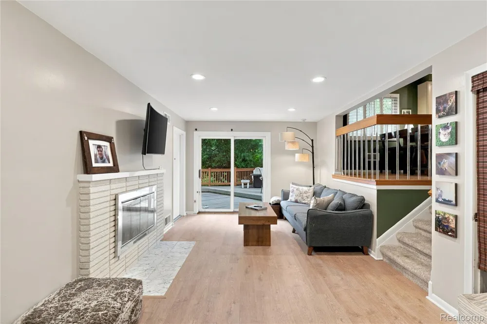 5523 Crabtree Road Bloomfield Hills City, MI 48301