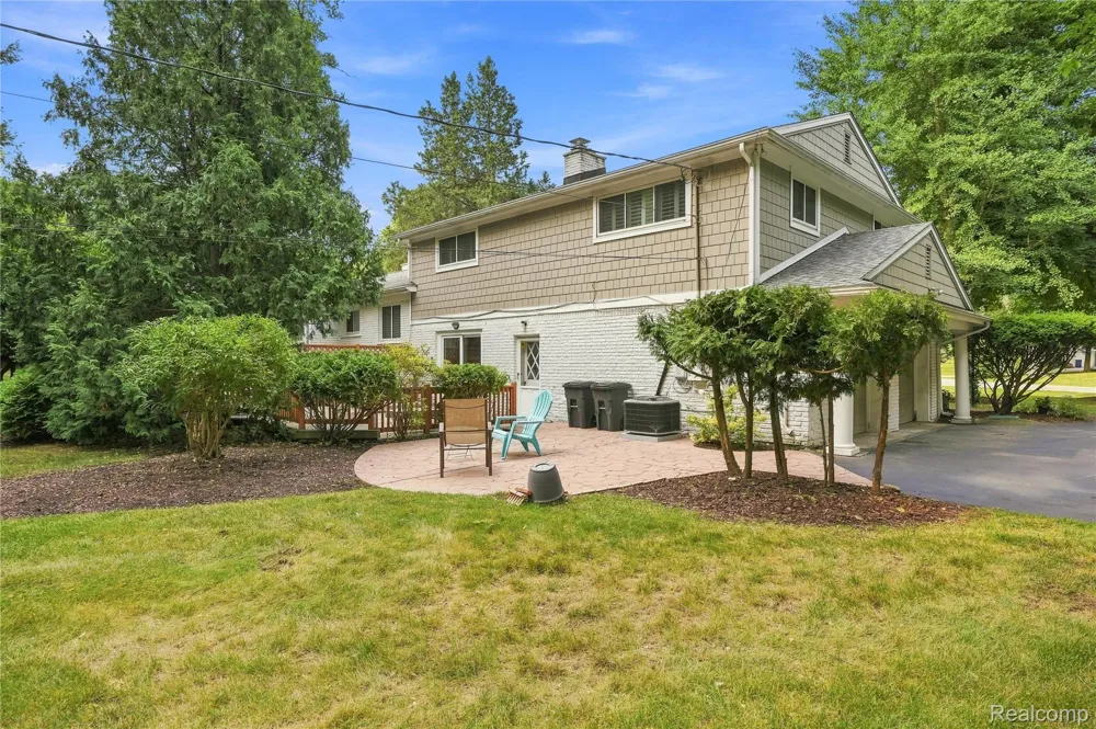5523 Crabtree Road Bloomfield Hills City, MI 48301