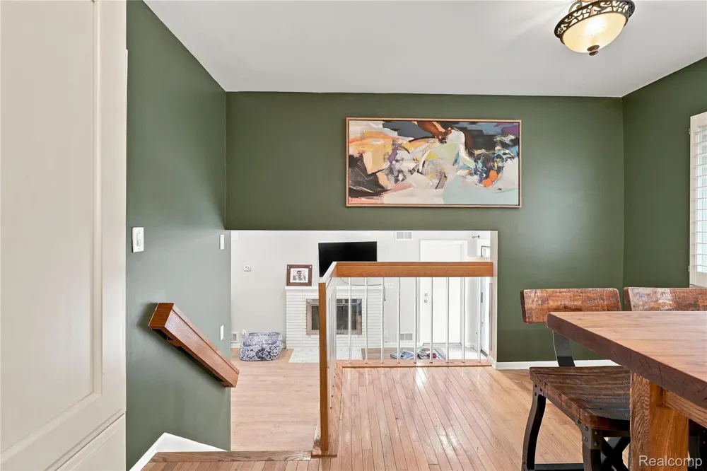 5523 Crabtree Road Bloomfield Hills City, MI 48301