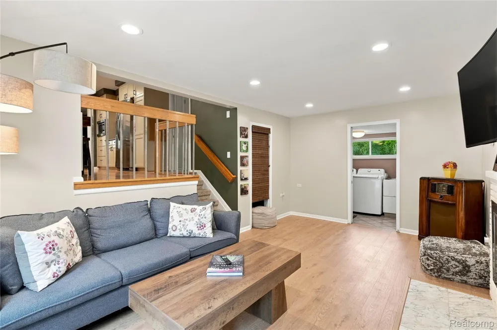 5523 Crabtree Road Bloomfield Hills City, MI 48301