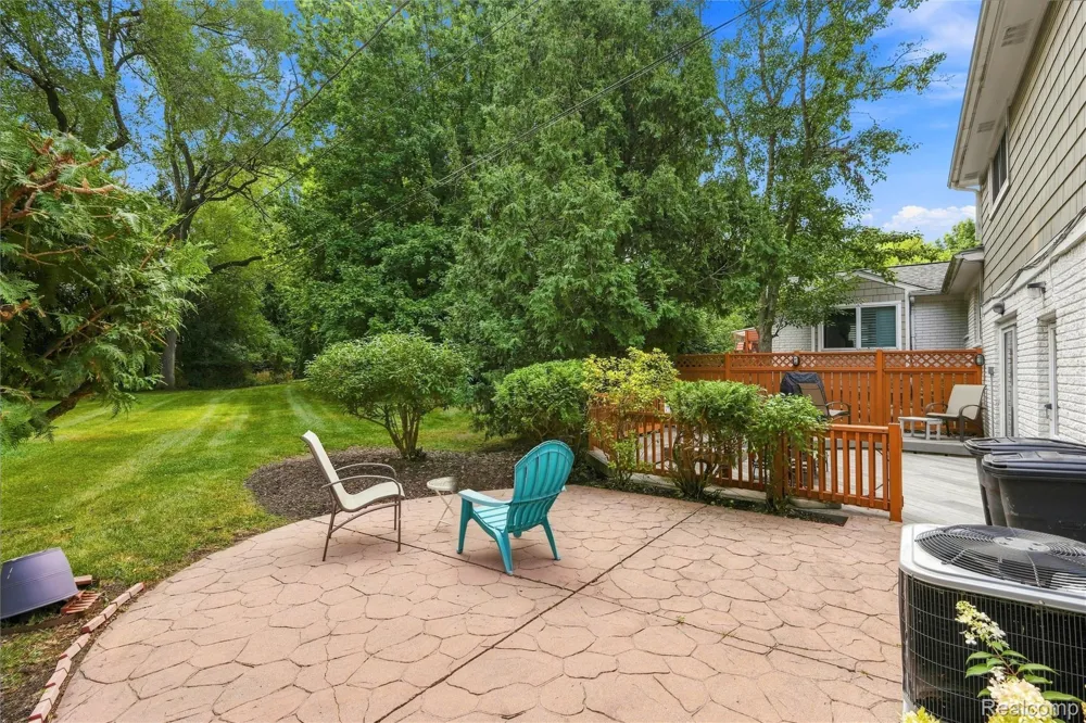 5523 Crabtree Road Bloomfield Hills City, MI 48301