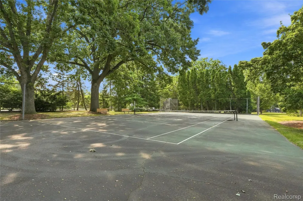 5523 Crabtree Road Bloomfield Hills City, MI 48301