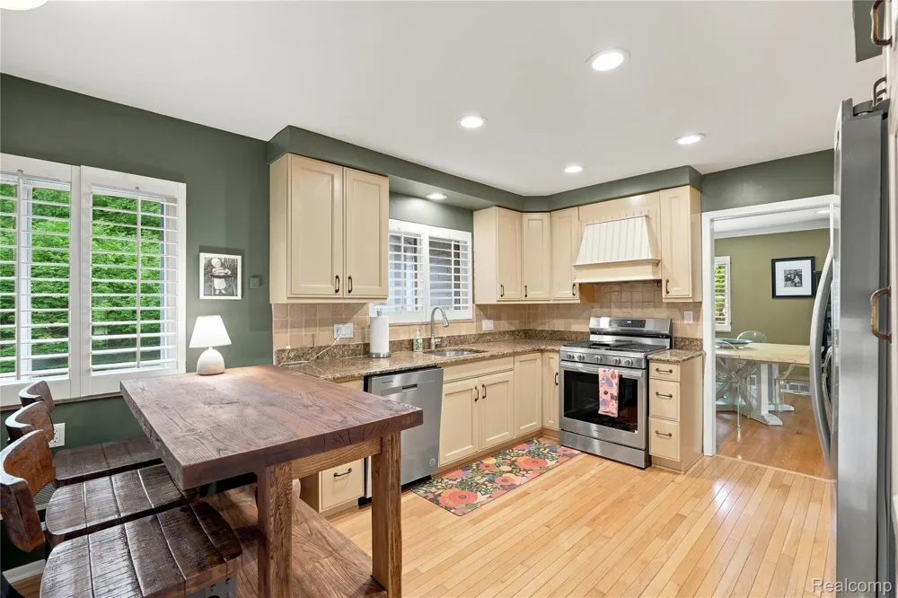 5523 Crabtree Road Bloomfield Hills City, MI 48301