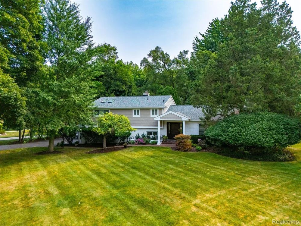 5523 Crabtree Road Bloomfield Hills City, MI 48301