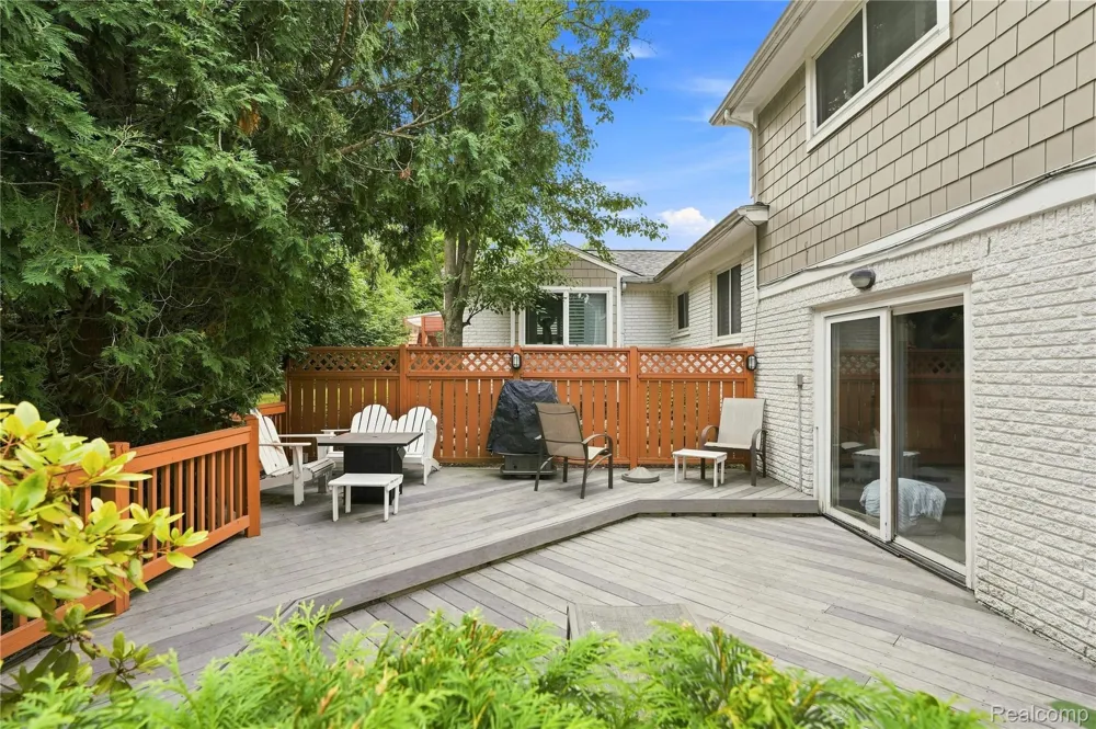 5523 Crabtree Road Bloomfield Hills City, MI 48301
