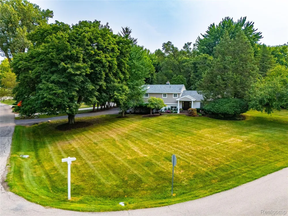 5523 Crabtree Road Bloomfield Hills City, MI 48301