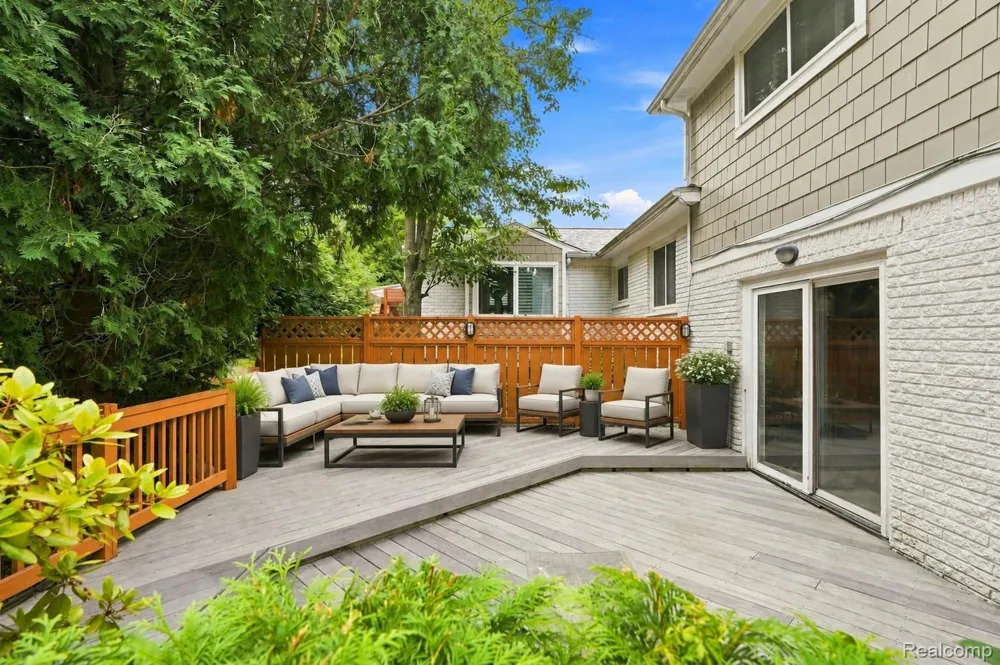 5523 Crabtree Road Bloomfield Hills City, MI 48301