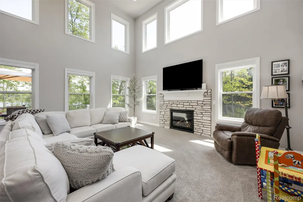 6002 Monarch Clarkston City, MI 48348
