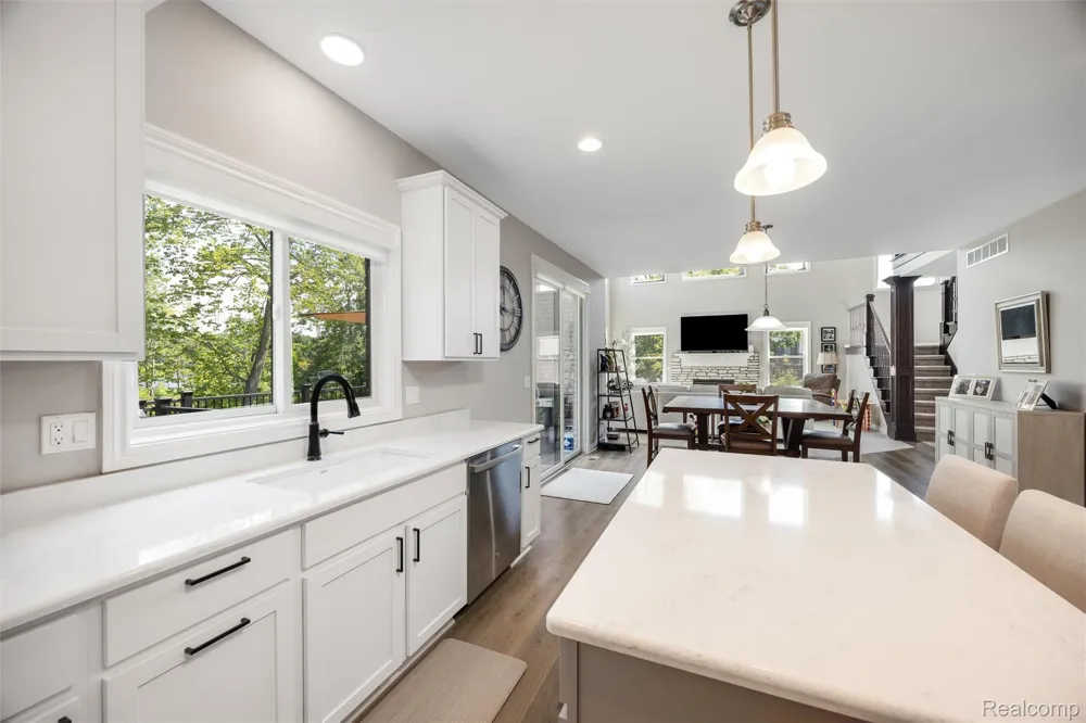 6002 Monarch Clarkston City, MI 48348