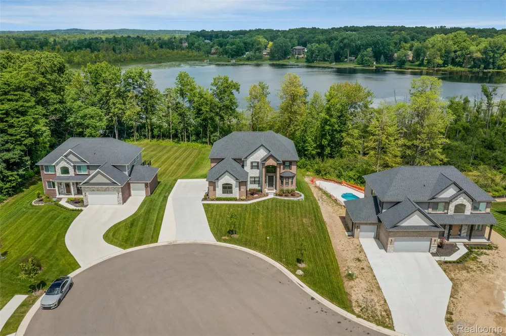 6002 Monarch Clarkston City, MI 48348