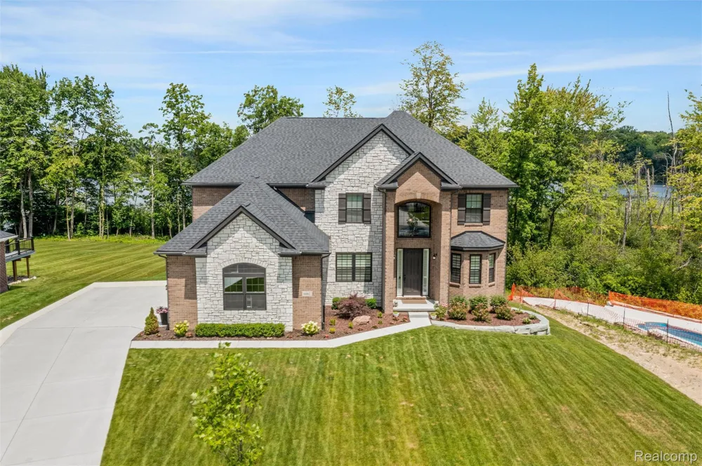 6002 Monarch Clarkston City, MI 48348