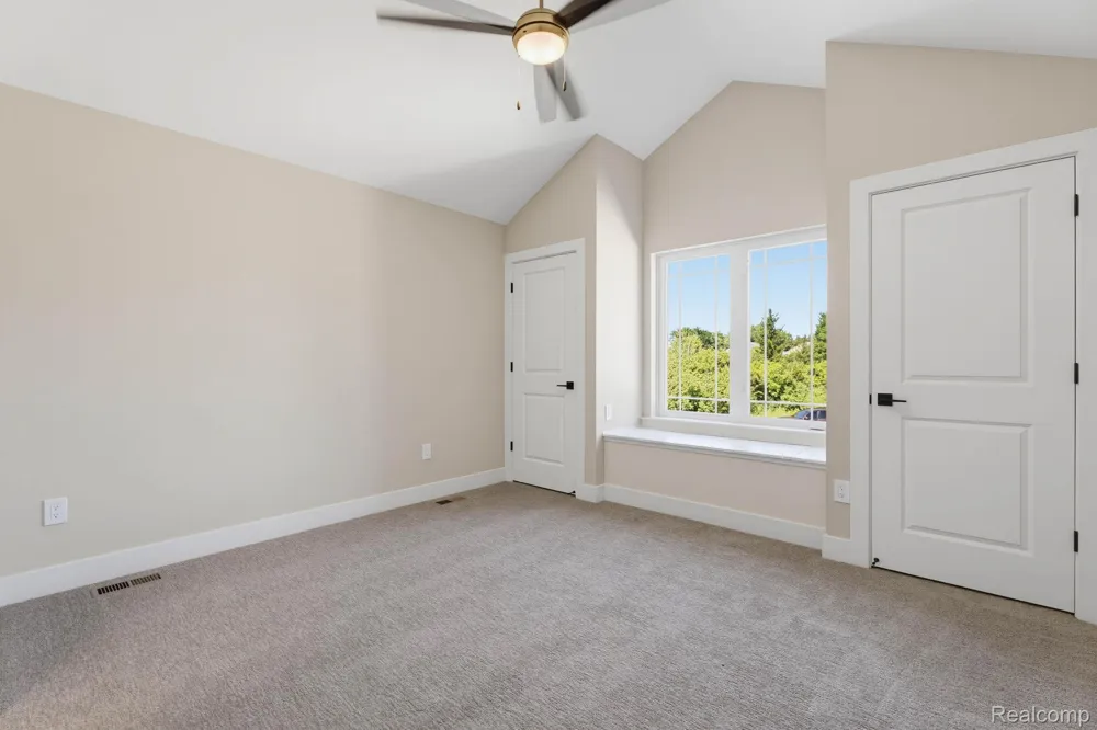 913 Kimberly Court Troy City, MI 48098