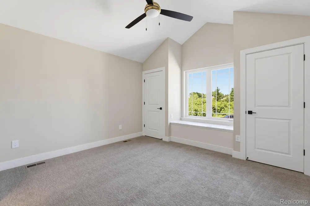 913 Kimberly Court Troy City, MI 48098