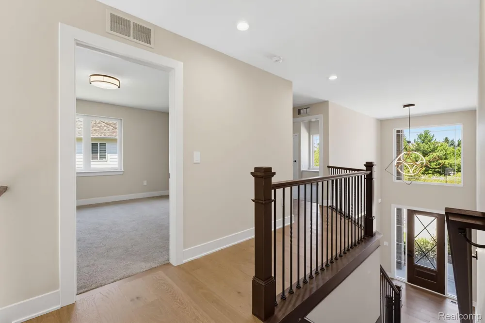 913 Kimberly Court Troy City, MI 48098