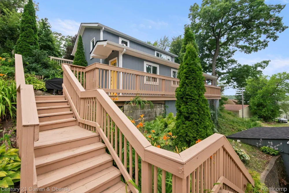 10492 Lake Shore Drive Tyrone Township, MI 48430