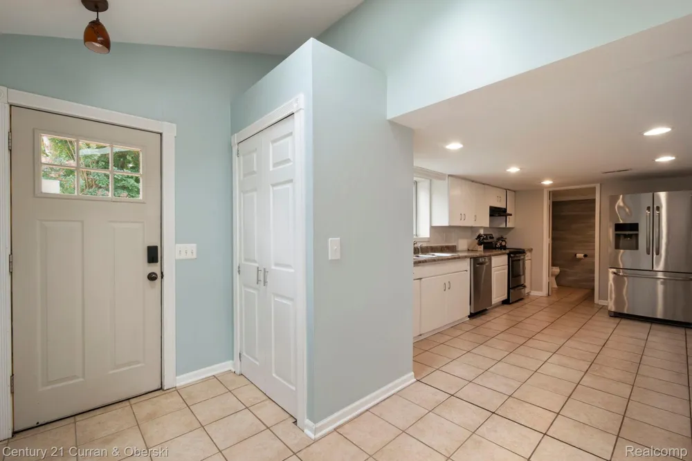 10492 Lake Shore Drive Tyrone Township, MI 48430