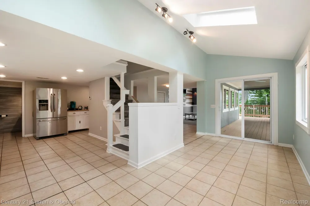 10492 Lake Shore Drive Tyrone Township, MI 48430