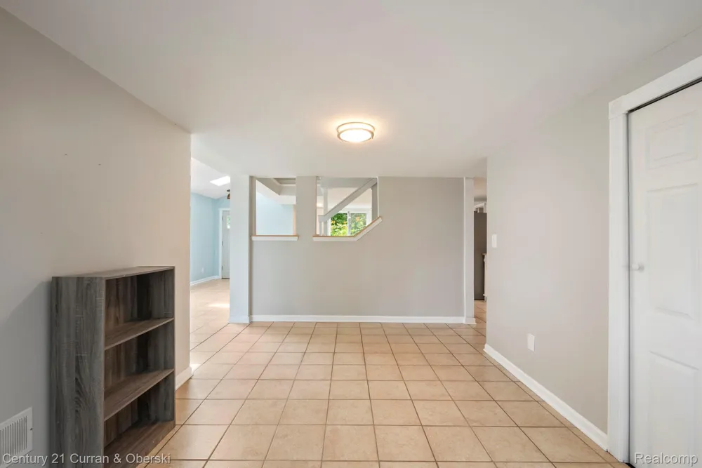 10492 Lake Shore Drive Tyrone Township, MI 48430