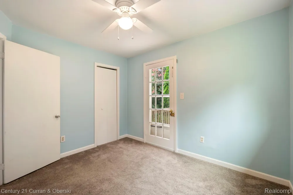 10492 Lake Shore Drive Tyrone Township, MI 48430
