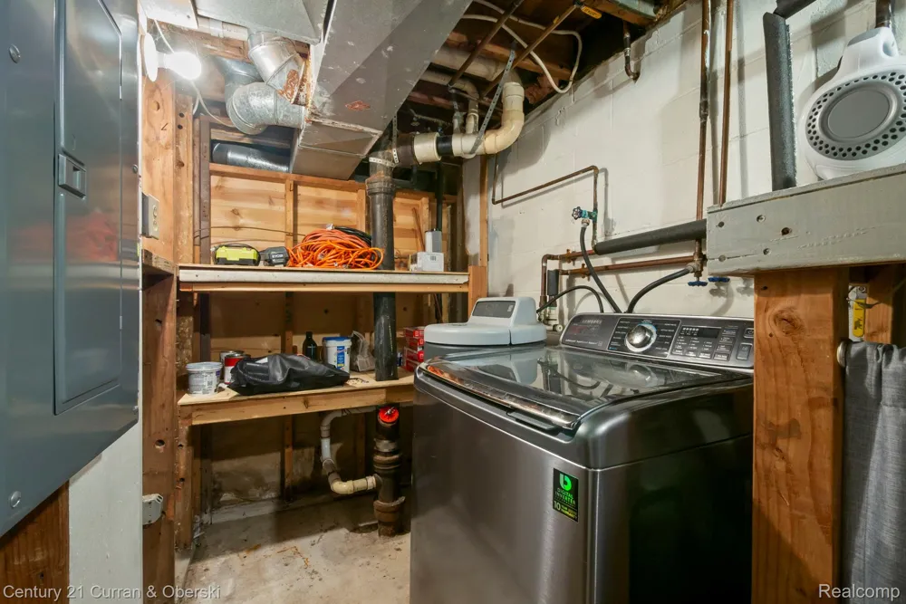 10492 Lake Shore Drive Tyrone Township, MI 48430