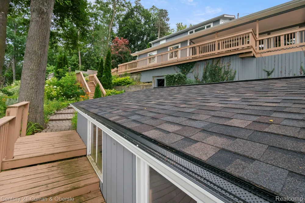 10492 Lake Shore Drive Tyrone Township, MI 48430