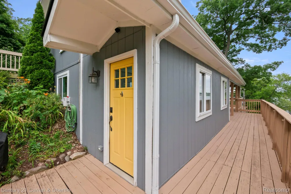 10492 Lake Shore Drive Tyrone Township, MI 48430