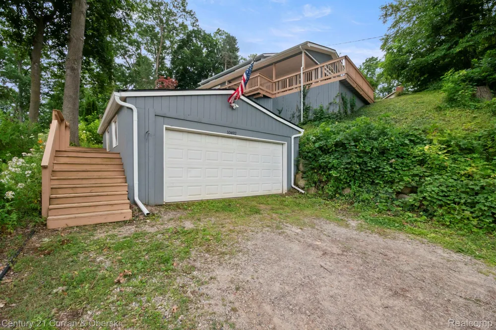 10492 Lake Shore Drive Tyrone Township, MI 48430