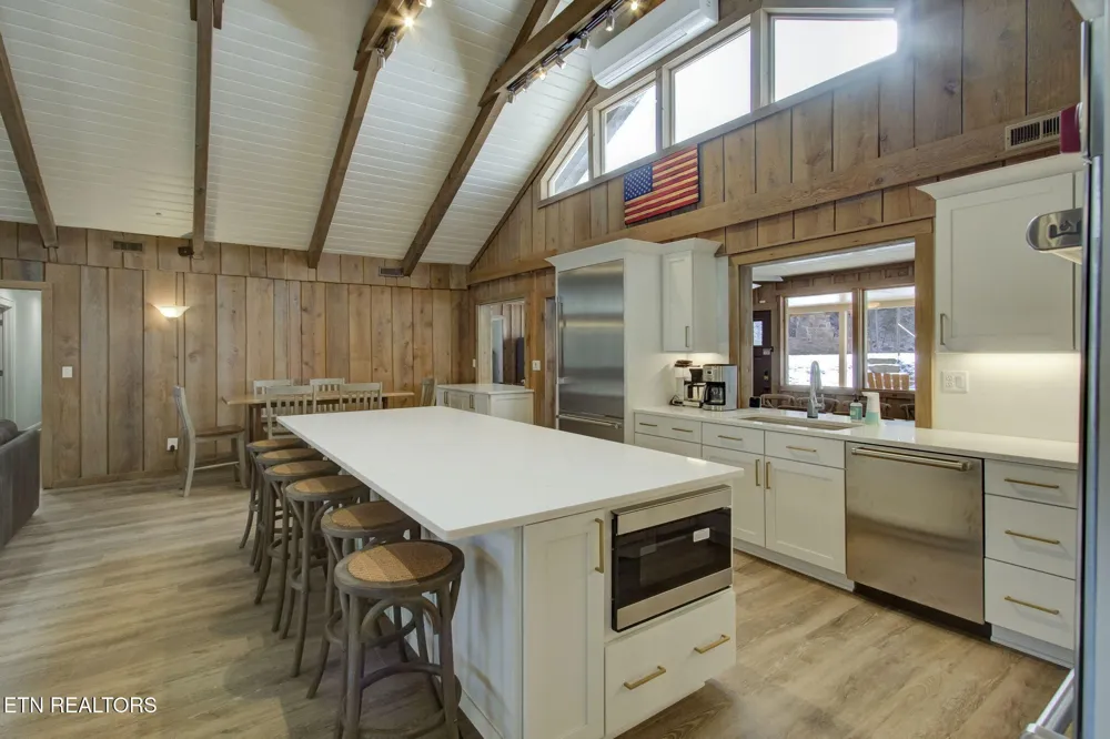 2050 E Millers Cove Rd Walland, TN 37886
