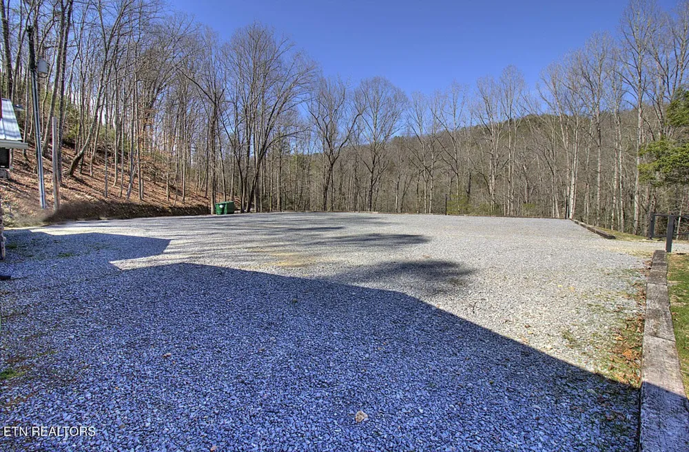 2050 E Millers Cove Rd Walland, TN 37886