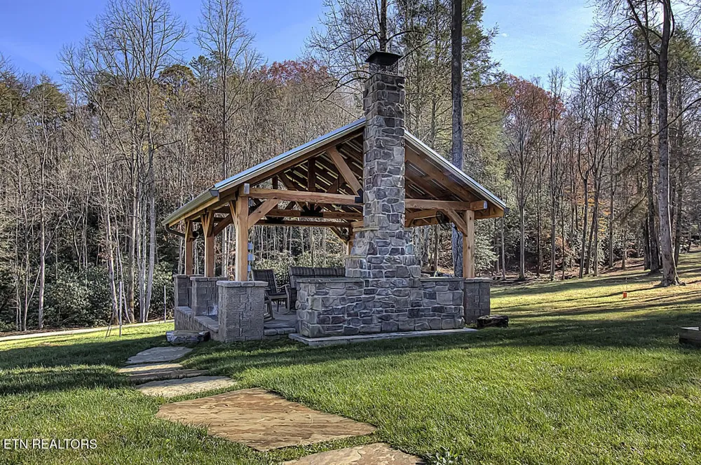 2050 E Millers Cove Rd Walland, TN 37886