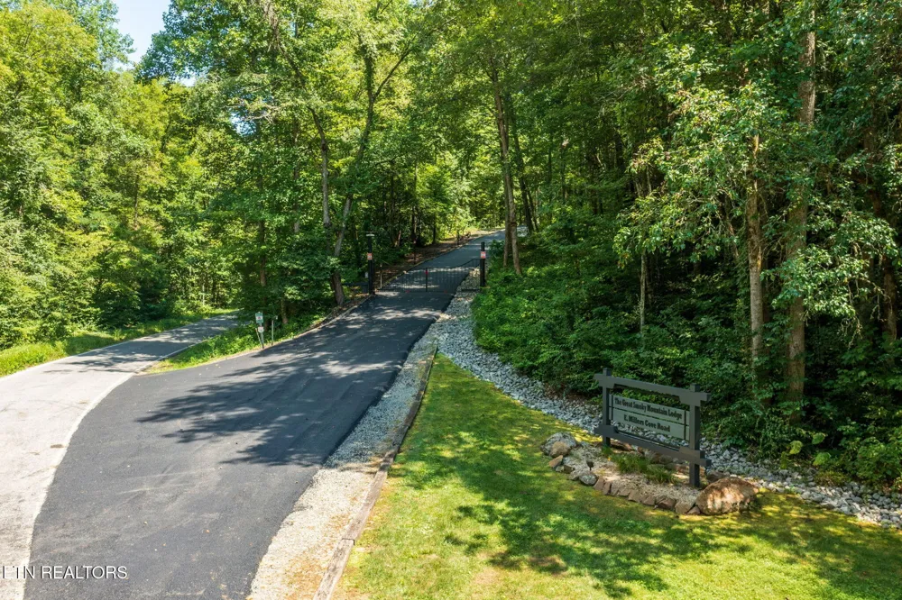 2050 E Millers Cove Rd Walland, TN 37886