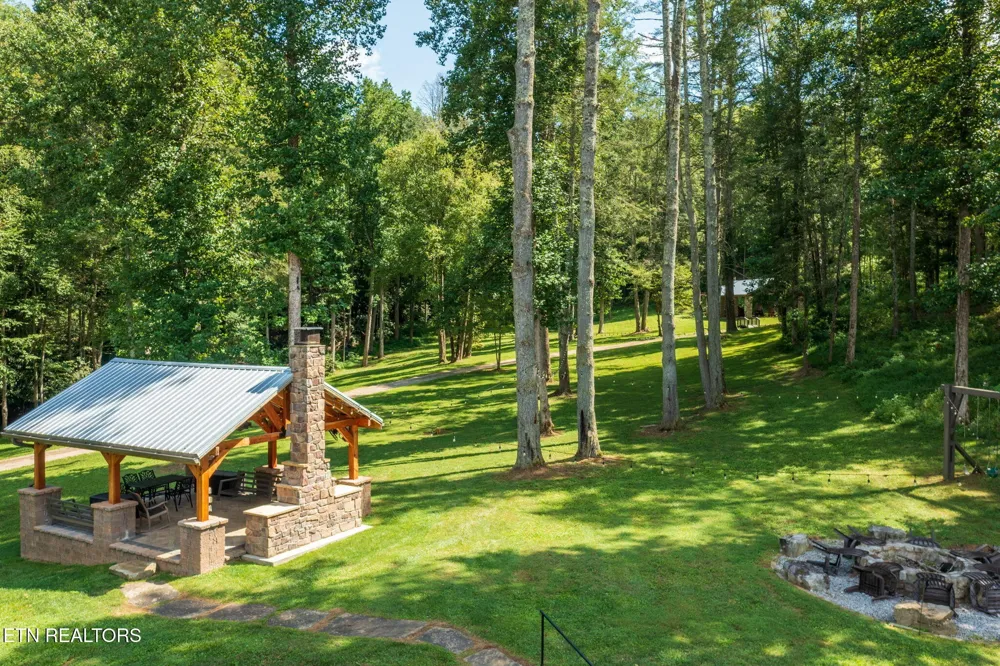 2000 E Millers Cove Rd Walland, TN 37886