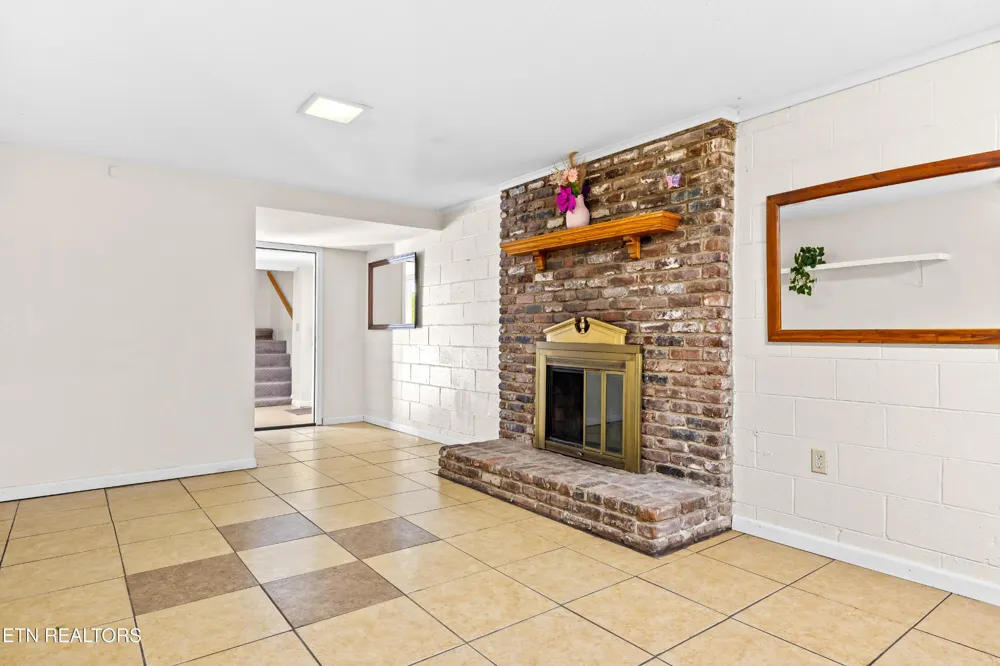 4209 Doris Circle Knoxville, TN 37918