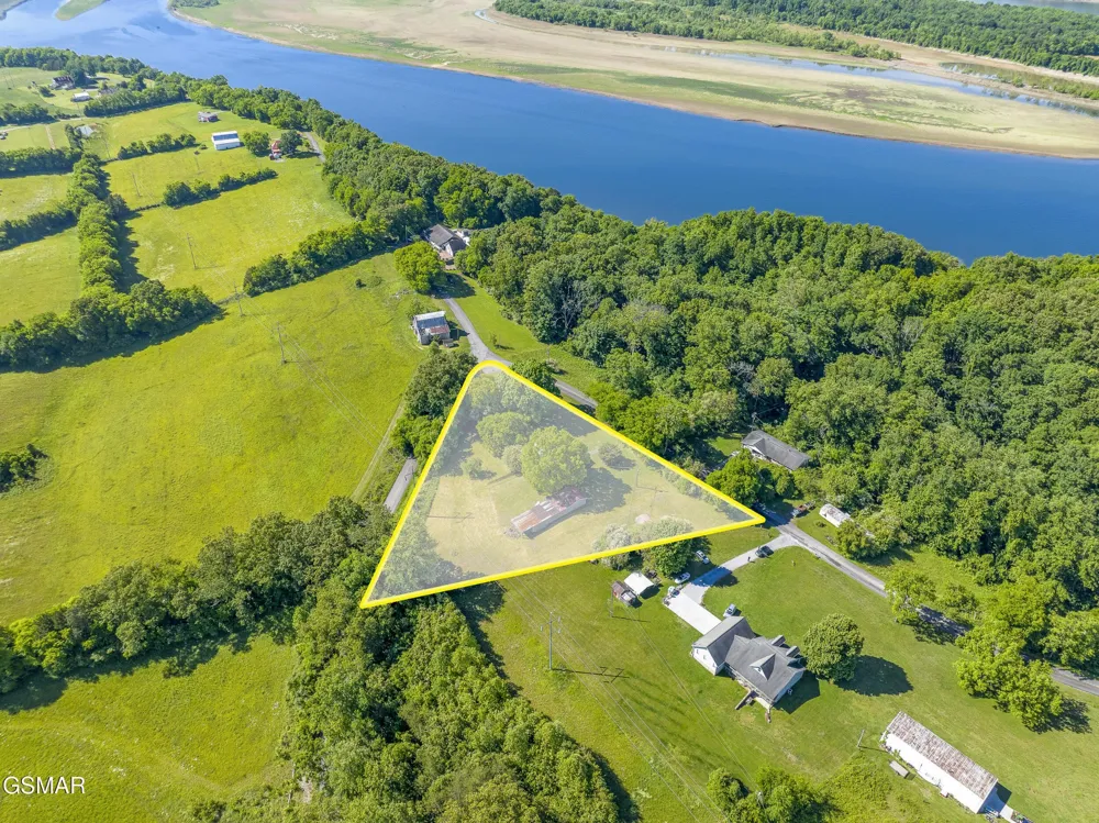 3744 Leadvale Road White Pine, TN 37890