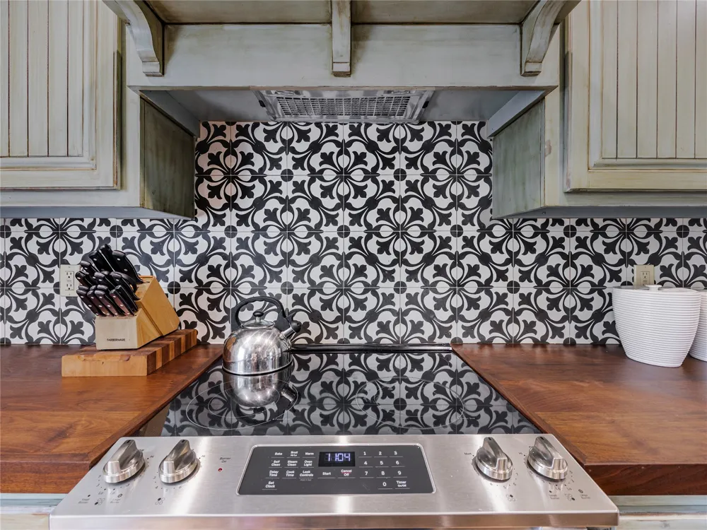 3947 E 340 ROAD Talala, OK 74080