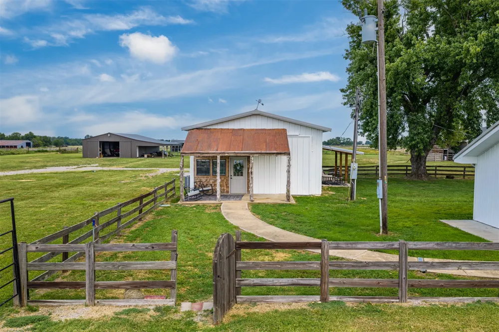 3947 E 340 ROAD Talala, OK 74080