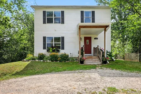 2327 Hammerslea Road