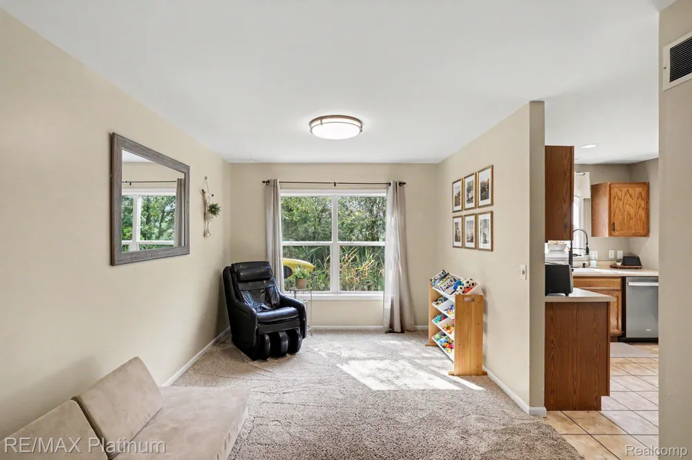 2327 Hammerslea Road Orion Charter Township, MI 48359