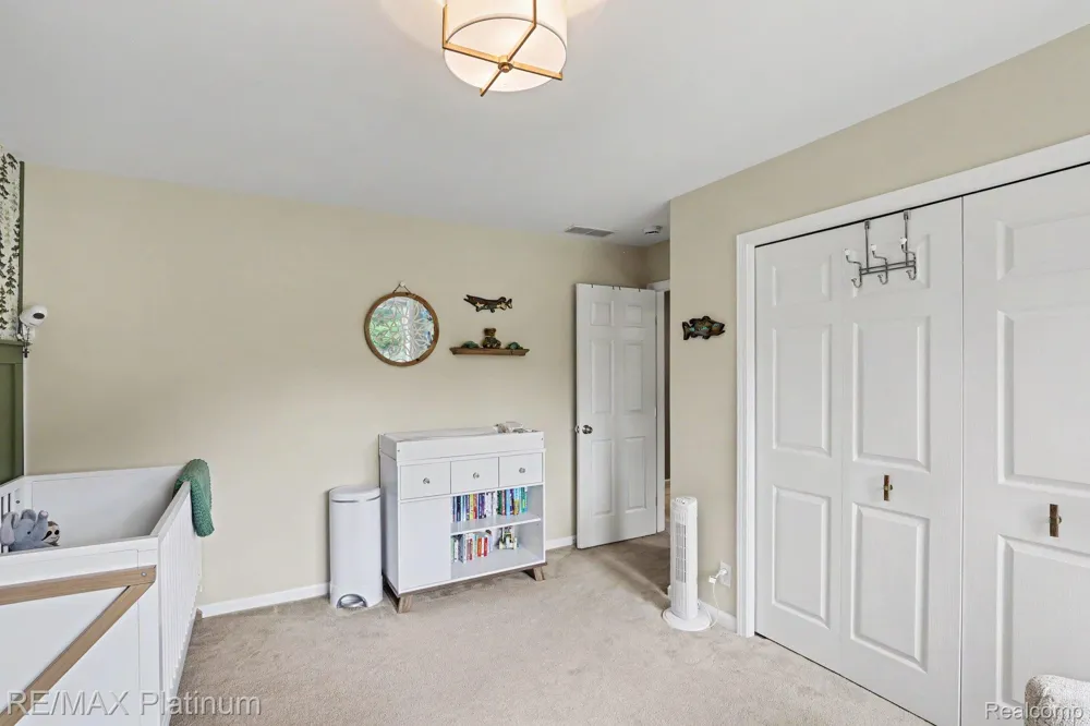 2327 Hammerslea Road Orion Charter Township, MI 48359